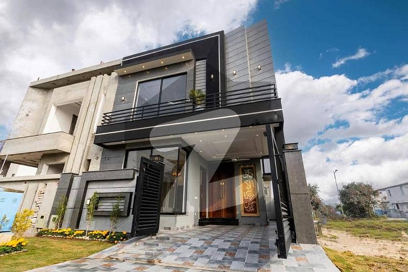 Stunning Modern 5 Marla House On Prime Location - Ready For Sale