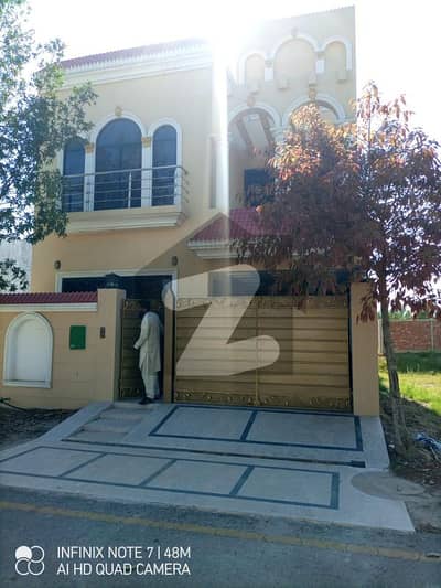 3 BEDS 5 MARLA BRAND NEW HOUSE FOR SALE LOCATED BAHRIA ORCHARD LAHORE