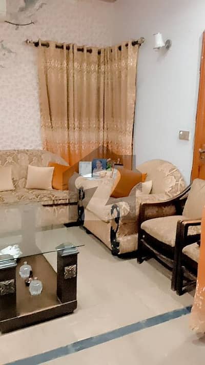 جوہر ٹاؤن لاہور میں 4 کمروں کا 5 مرلہ مکان 2.4 کروڑ میں برائے فروخت۔