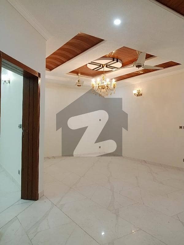 40*80 Uper portion Available for rent 
G-14/4 Main Double Road