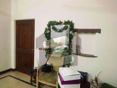 پیراگون سٹی لاہور میں 5 کمروں کا 12 مرلہ مکان 5.2 کروڑ میں برائے فروخت۔