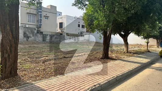 BUILDER LOCATION PLOT NO 850 FOR SALE IN OVERSEAS B BLOCK BAHRIA TOWN LAHORE.