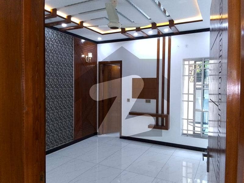 10 Marla luxury brand new house in awais Karni block bahria town lahore