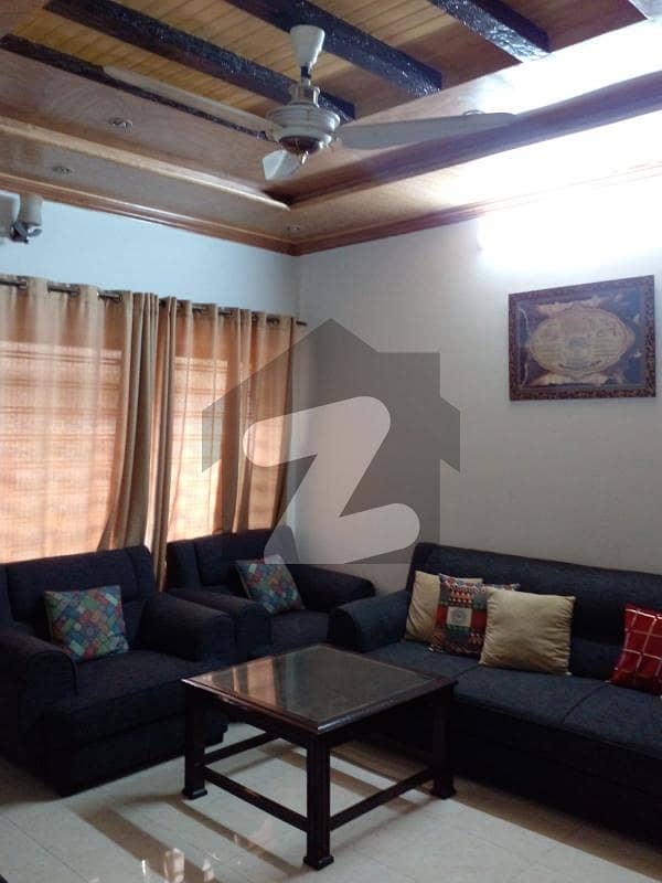 سوان گارڈن اسلام آباد میں 6 کمروں کا 10 مرلہ مکان 3.25 کروڑ میں برائے فروخت۔