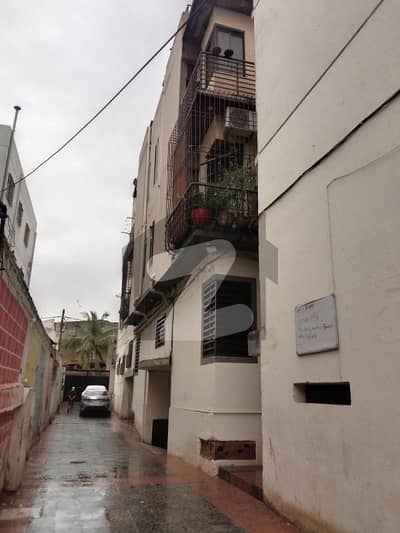 4 Bed DD Portion For Sale In North Nazimabad Block B