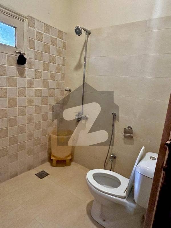 1 bed studio with bath in f11
