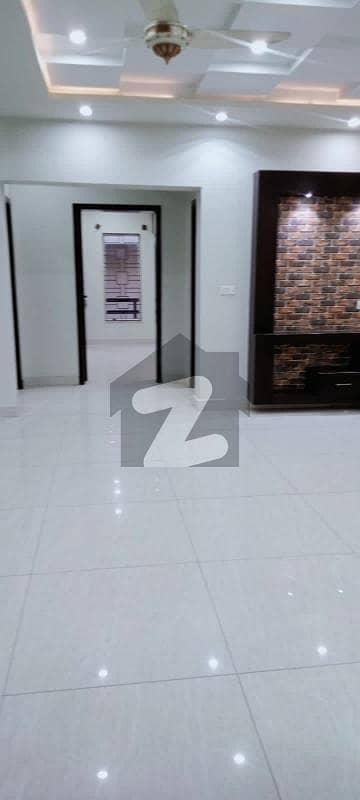 3 bedroom upper portion available for rent in Media Town
