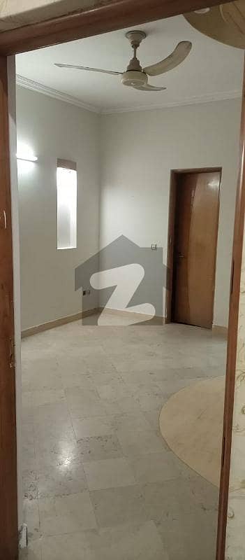 10 MARLA UPPER PORTION AVAILABLE FOR RENT IN JOHAR TOWN