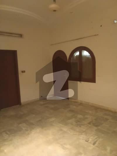 A Prime Location 275 Square Feet Office In Karachi Is On The Market For rent