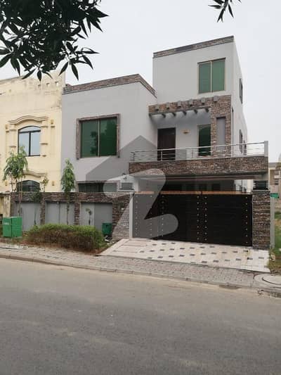 Spacious 10 Marla House For Sale In Bahria Town Sector B - Prime Location