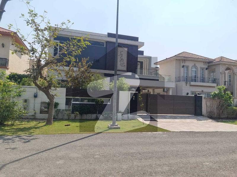 1 Kanal Luxury HOUSE WITH FULL BASMENT And FACING PARK Modren Bungalow In Phase 5