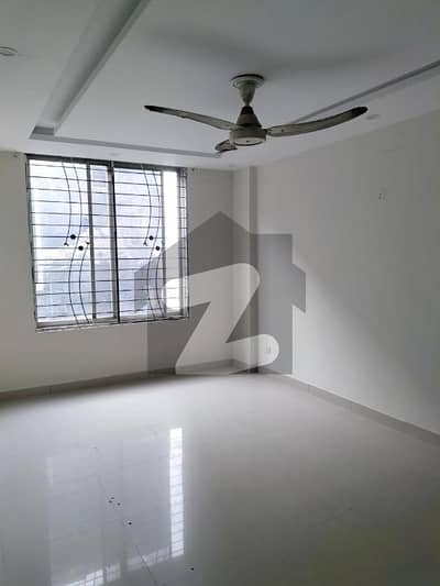 1 bedroom with attach washroom kitchen tv 30 rent with maintenance near Grand Mosque