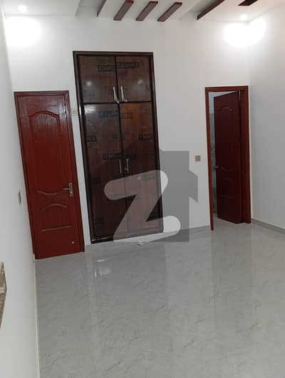 گلستانِِ جوہر ۔ بلاک 2 گلستانِ جوہر,کراچی میں 3 کمروں کا 8 مرلہ مکان 2.4 کروڑ میں برائے فروخت۔