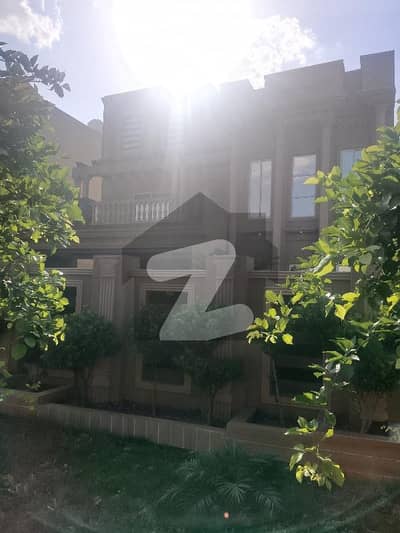 نشیمنِ اقبال فیز 2 نشیمنِ اقبال,لاہور میں 7 کمروں کا 1 کنال مکان 4.7 کروڑ میں برائے فروخت۔