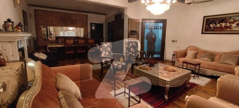 گارڈن ٹاؤن - اتاترک بلاک گارڈن ٹاؤن,لاہور میں 4 کمروں کا 1 کنال مکان 7.5 کروڑ میں برائے فروخت۔