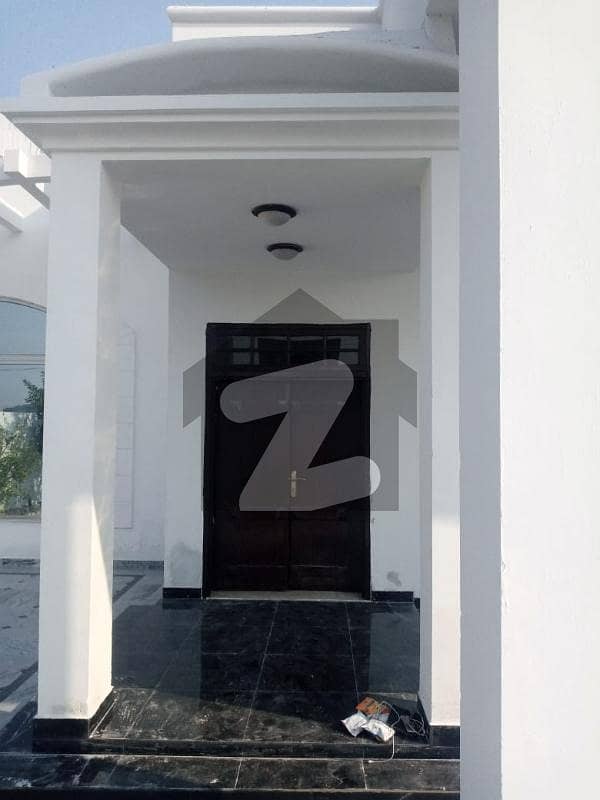single story Kanal house for rent in IEP town