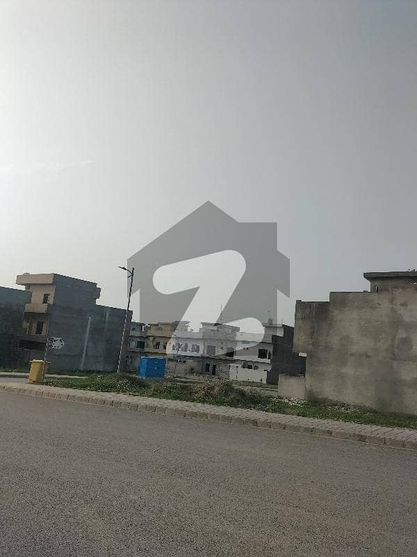 5 Marla possession ready for construction highted location plot available for sale on investor price in Taj Residencia Gardenia block