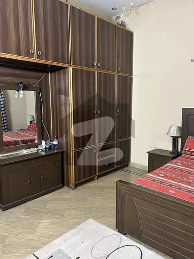 House For sale proper 5Bed Room TV lounge drawing Room store Terrace Garage. super location near market masjid parks.