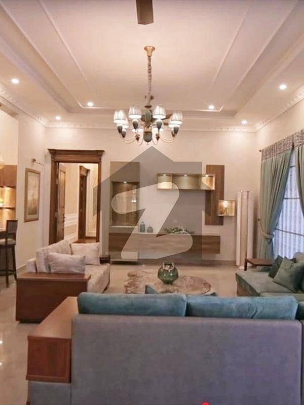 ڈی ایچ اے فیز 7 ڈیفنس (ڈی ایچ اے),لاہور میں 4 کمروں کا 1 کنال مکان 6.3 کروڑ میں برائے فروخت۔