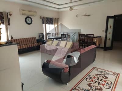 1 KANAL UPPER PORTION AVAILABLE FOR RENT IN LAKE CITY