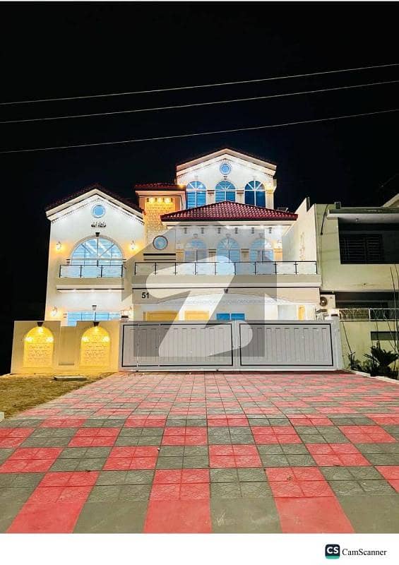 14 Marla New Beautiful Villa For Sale In G-13/3 Islamabad