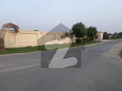 آئی وی وائی فارمز برکی روڈ,کینٹ,لاہور میں 6 کنال رہائشی پلاٹ 3.3 کروڑ میں برائے فروخت۔