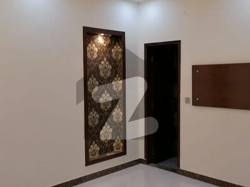 Prime Location 10 Marla Lower Portion For Rent In LDA Avenue
