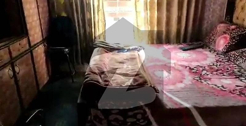 احباب کالونی بوسان روڈ,ملتان میں 5 کمروں کا 3 مرلہ مکان 60.0 لاکھ میں برائے فروخت۔
