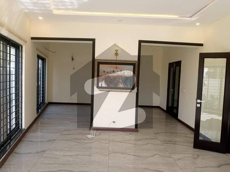 One Kanal House For Rent in Tipu Block Bahria town lahore