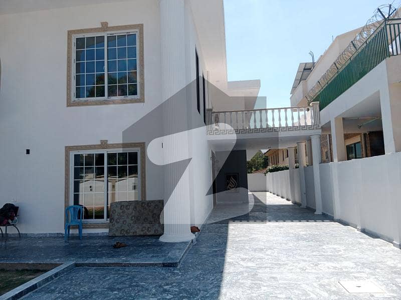 F-11/ (75*120) 1000 SQ YDS HOUSE FOR RENT