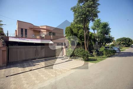 One Kanal Used Modern Design Bungalow For Sale At Prime Location Of DHA Lahore