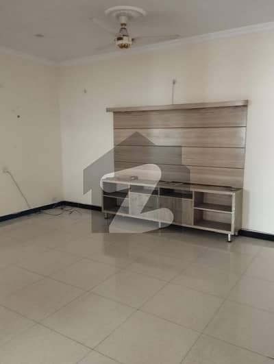 10 Marla Upper Portion For Rent, 3 Bed Room With attached Bath, Drawing Dinning, Kitchen, T. V Lounge, Servant Quarter