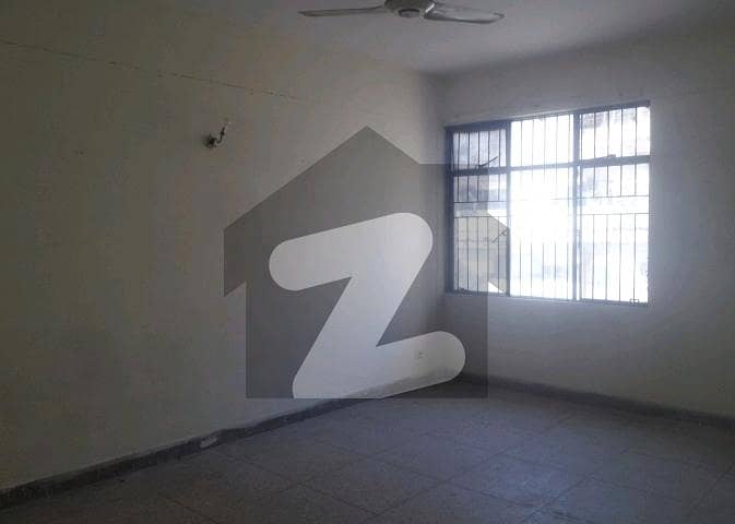 Centrally Located Lower Portion Available In G-10 For rent