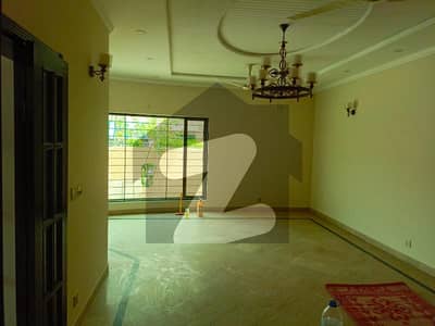 ڈی ایچ اے فیز 4 ڈیفنس (ڈی ایچ اے),لاہور میں 4 کمروں کا 10 مرلہ مکان 4.45 کروڑ میں برائے فروخت۔