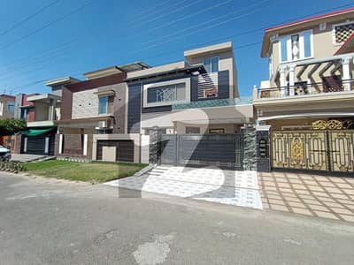 10 Marla Modern House For Sale