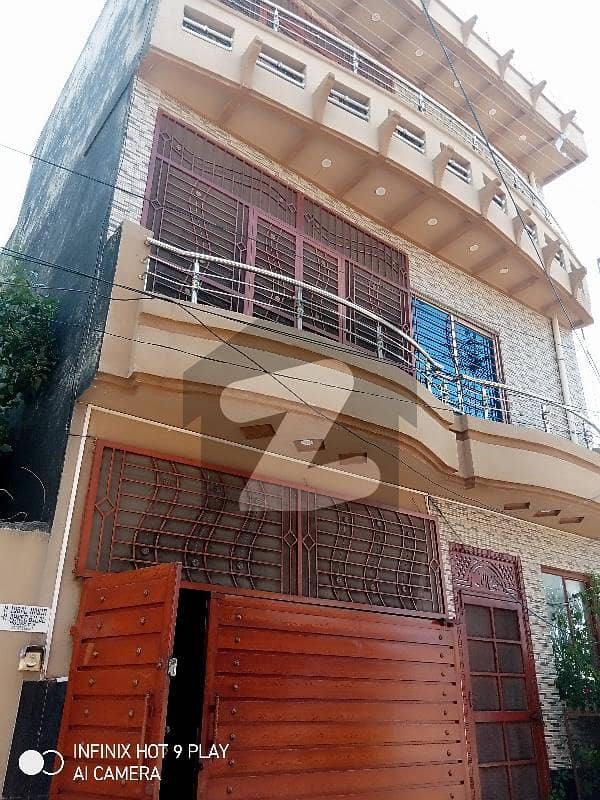 ڈیفنس روڈ راولپنڈی میں 5 کمروں کا 5 مرلہ مکان 1.9 کروڑ میں برائے فروخت۔