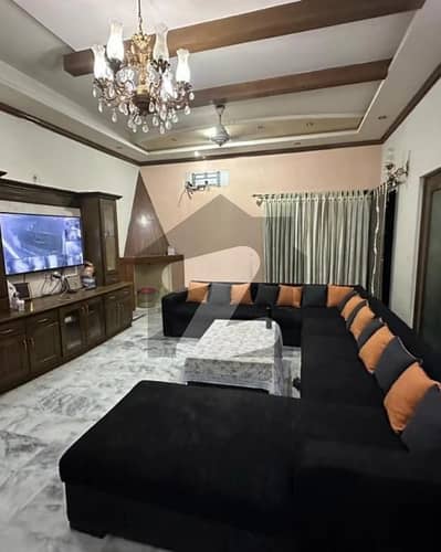 ویلینشیاء ہاؤسنگ سوسائٹی لاہور میں 5 کمروں کا 1 کنال مکان 5.5 کروڑ میں برائے فروخت۔