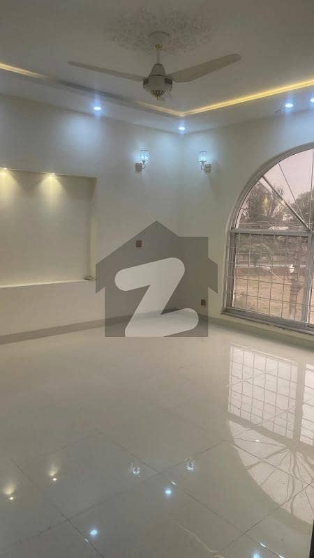 1 knal brandnew uper portion for Rent in Awt ph 2 , near to main boulevard 100 fit road and park , gas available 3 bed tv lounge drawing rom