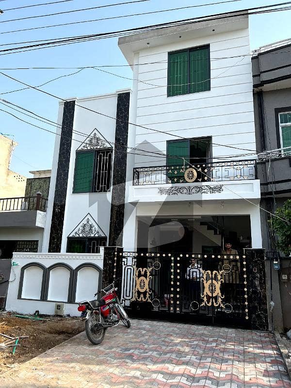 نیول اینکریج اسلام آباد میں 4 کمروں کا 5 مرلہ مکان 2.7 کروڑ میں برائے فروخت۔