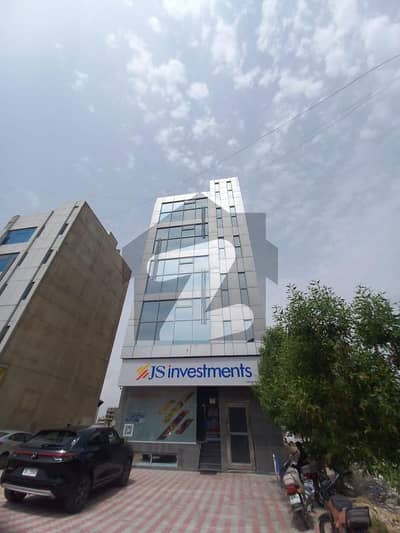 4000 SQFT OFFICE SPACE FOR RENT IN BRAND NEW BUILDING, Main Khyaban E Shaheen
