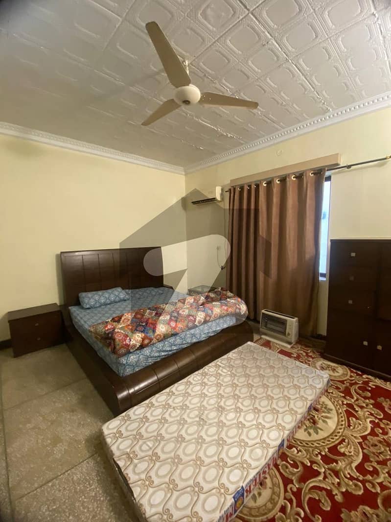 ایف ۔ 8/1 ایف ۔ 8,اسلام آباد میں 1 کمرے کا 4 مرلہ کمرہ 95.0 ہزار میں کرایہ پر دستیاب ہے۔