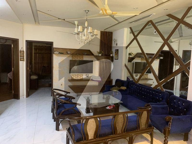 ریونیو سوسائٹی - بلاک اے ریوینیو سوسائٹی,لاہور میں 5 کمروں کا 10 مرلہ مکان 3.9 کروڑ میں برائے فروخت۔