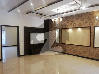 10 MARLA FULL FOR FOR RENT IN OVERSEAS B BLOCK BAHRIA TOWN LAHORE
