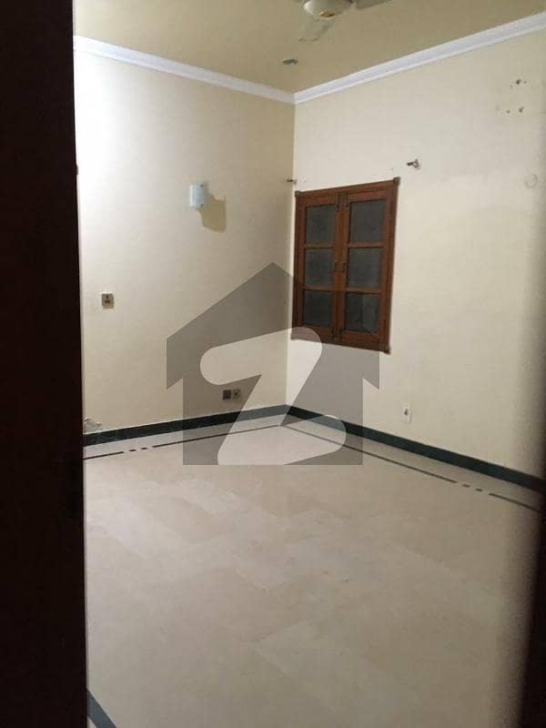 FLAT FOR SALE FIRST FLOOR 3BED DD WEST BOUNDARIES SECURITY GUARD NEARBY HASAN SQUARE BLOCK 13 A GULSHAN E IQBAL