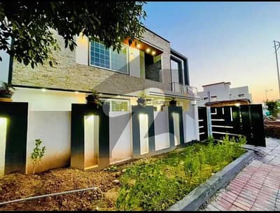 15 Marla Designer House With Lawn Available for Sale in Block I Bahria Town Phase 8