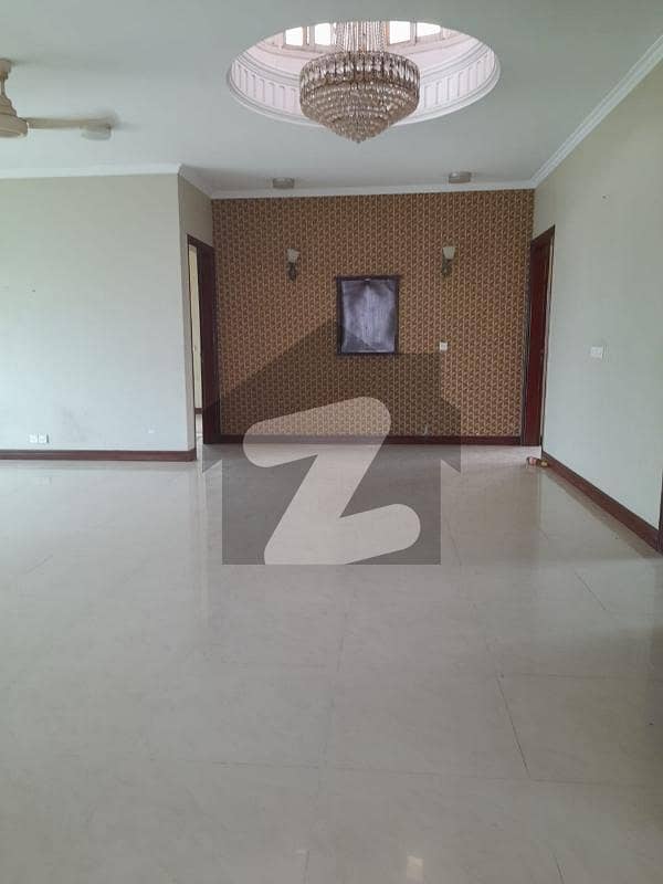 1000 yards 2+4 Beds Fully Renovated Sale With Furniture At Most Prime And Captivating Location Of 25th Street AT Khayaban-e- Bukhari In Dha Defence Phase 6,Karachi.