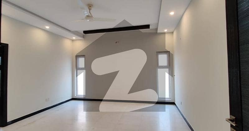 ڈی ایچ اے فیز 6 - بلاک سی فیز 6,ڈیفنس (ڈی ایچ اے),لاہور میں 5 کمروں کا 2 کنال مکان 32.0 کروڑ میں برائے فروخت۔