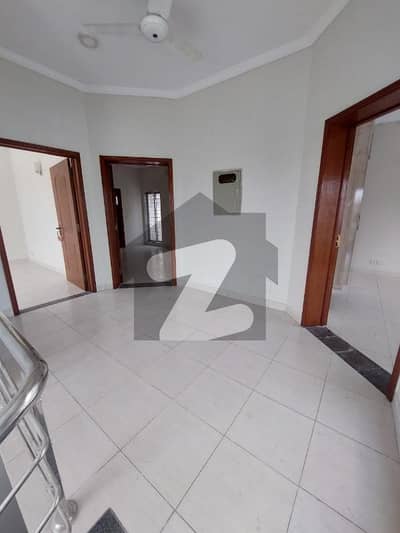 10 Marla 4 Bed House