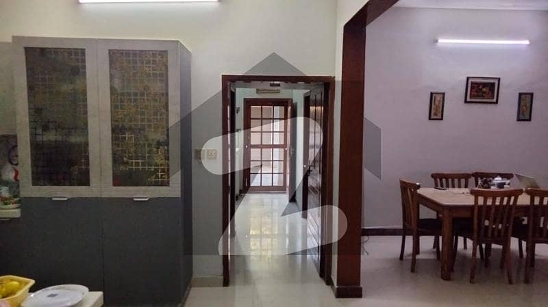 نارتھ ناظم آباد ۔ بلاک ایل نارتھ ناظم آباد,کراچی میں 6 کمروں کا 10 مرلہ مکان 5.5 کروڑ میں برائے فروخت۔