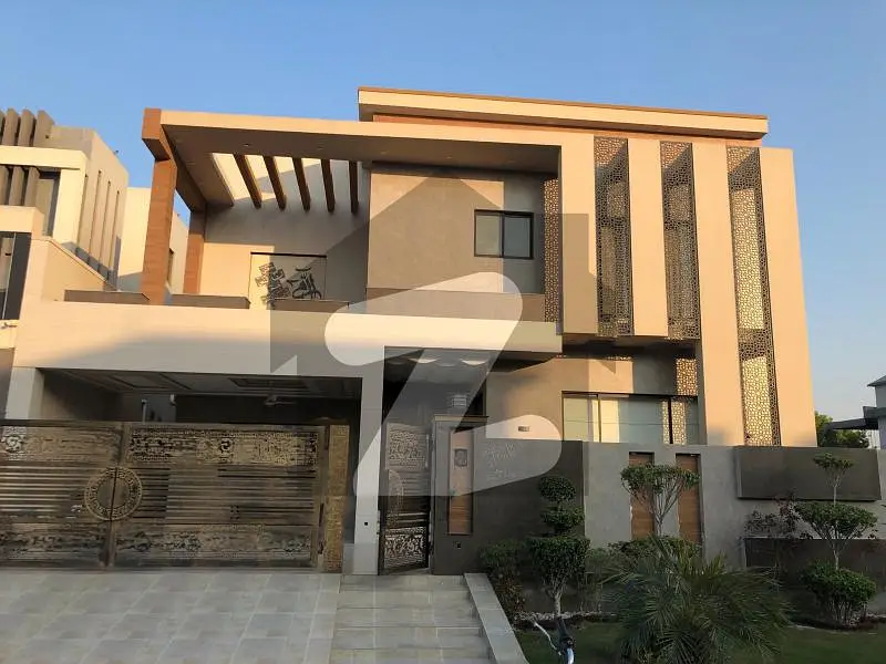 01 KANAL BRAND NEW ULTRA MODERN DESIGN FULLY FURNISHED DOUBLE HEIGHT LOBBY HOUSE AVAILABLE FOR SLAE